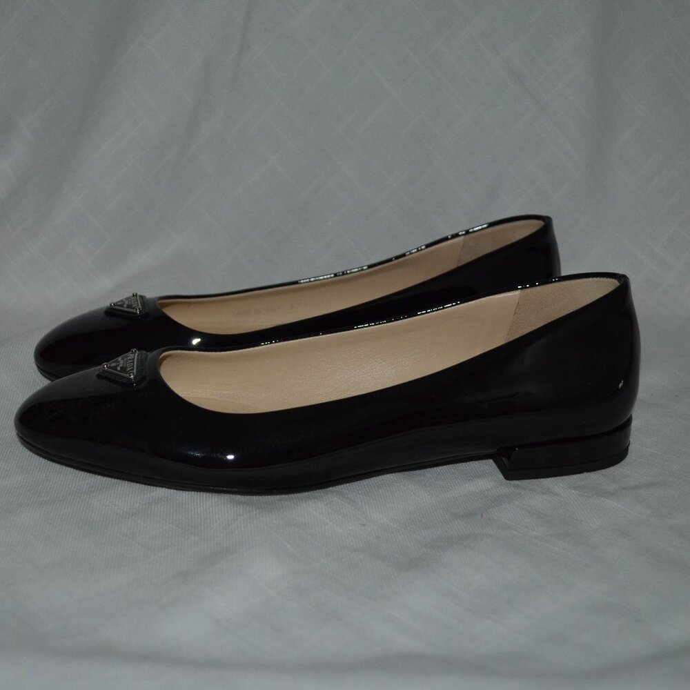 New $950 Sz 37.5 7 Prada Black Patent Leather Logo Ballerina Flat - Picture 5 of 13
